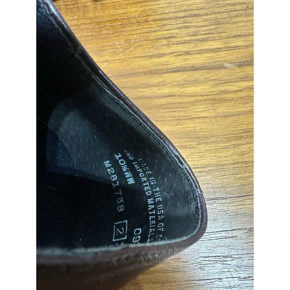 Munro Women's Leather Loafers Size 11WW Burgundy Heeled Slip On